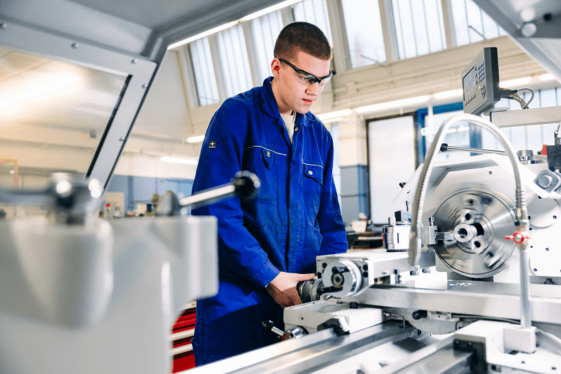 Lehre als Metalltechniker:in